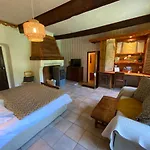 Maison D’hôtes Les Méans 3*