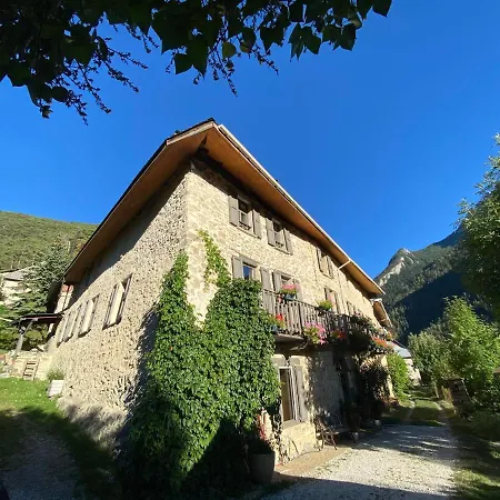 Les Means Guest house Meolans-Revel
